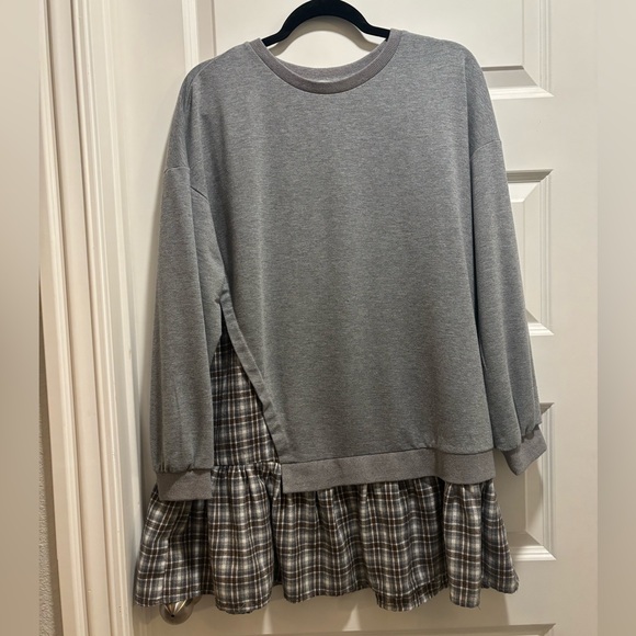 zeagoo Tops - Zeagoo Heather Gray Tunic with Plaid Hem